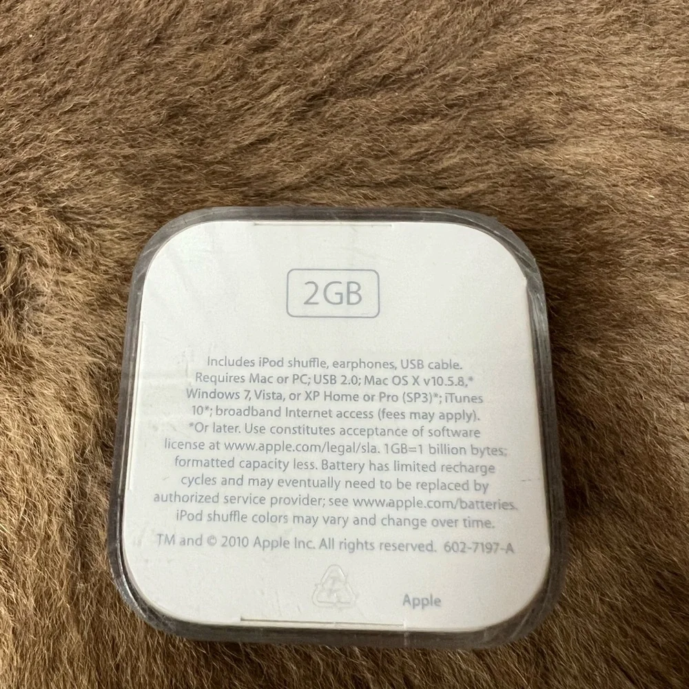 Y2K Apple IPod Shuffle 2gb NWT